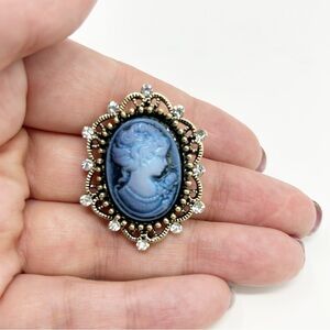 Vintage Style Victorian Blue Cameo Small Dainty Brooch Gold-Tone Rhinestones